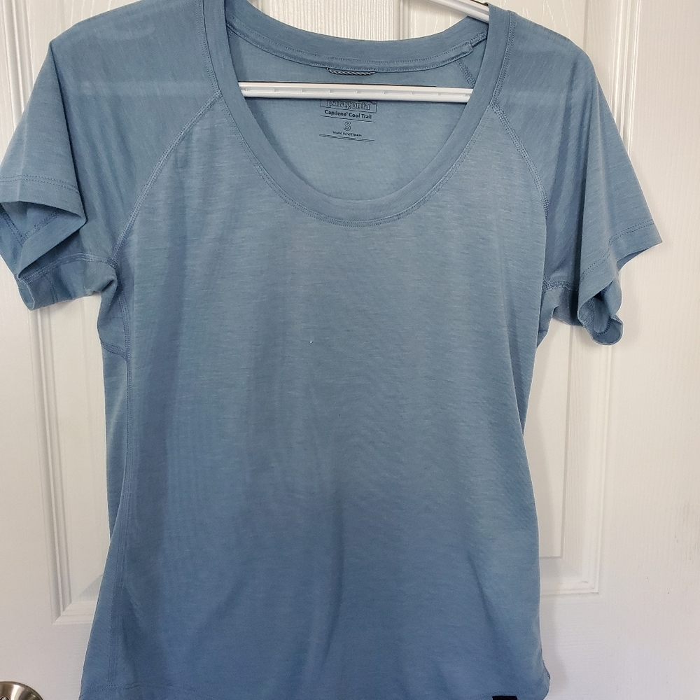 Patagonia Women's Blue T-Shirt Capiline Cool Trail